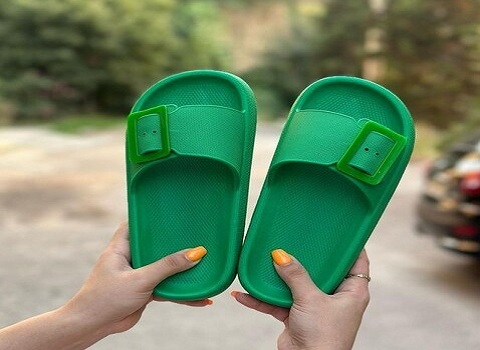 تصویر 4 از قیمت دمپایی سگک دار دخترانه + خرید باور نکردنی
